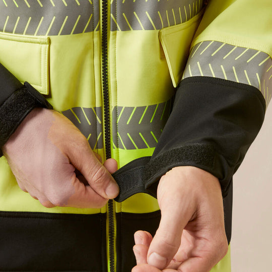 Ariat Rebar Chamarra Softshell para Hombre, Resistente al Agua, Alta Visibilidad - Amarillo - 10046407 - Imagen 3