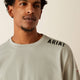 Ariat Work Hard Live Free Playera para Hombre, Resistente al Fuego (FR) - Dove - 10055031