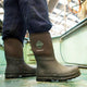 Muck Wetland Bota de Trabajo de Hule Wellington para Hombre, Impermeable - Tan/Bark - WET-998K - Imagen 8